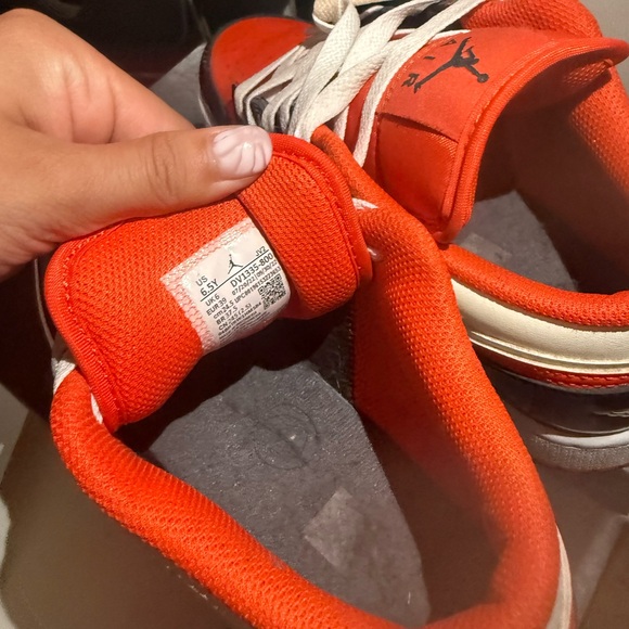 Jordan Orange and Black - Picture 4 of 4